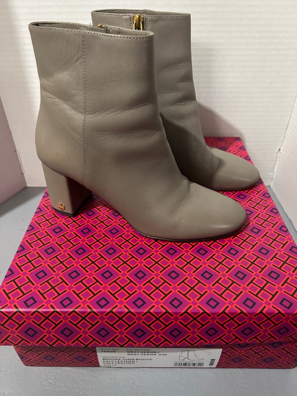 Tory Burch Grey Heron Leather Block Heel Ankle Boots, Size 9